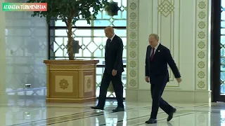 Putin, Pezeşkian,  Haçaturýan, Hurelsuh,  Zerdari,  Mirziýoýew, Tokaýew,  Žaparow,  Rahmon, Minnihanow Aşgabatda